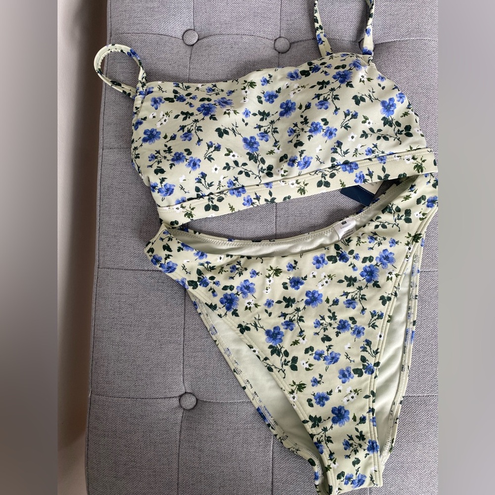 Abercrombie + Fitch Blue and Cream Floral Bikini Set